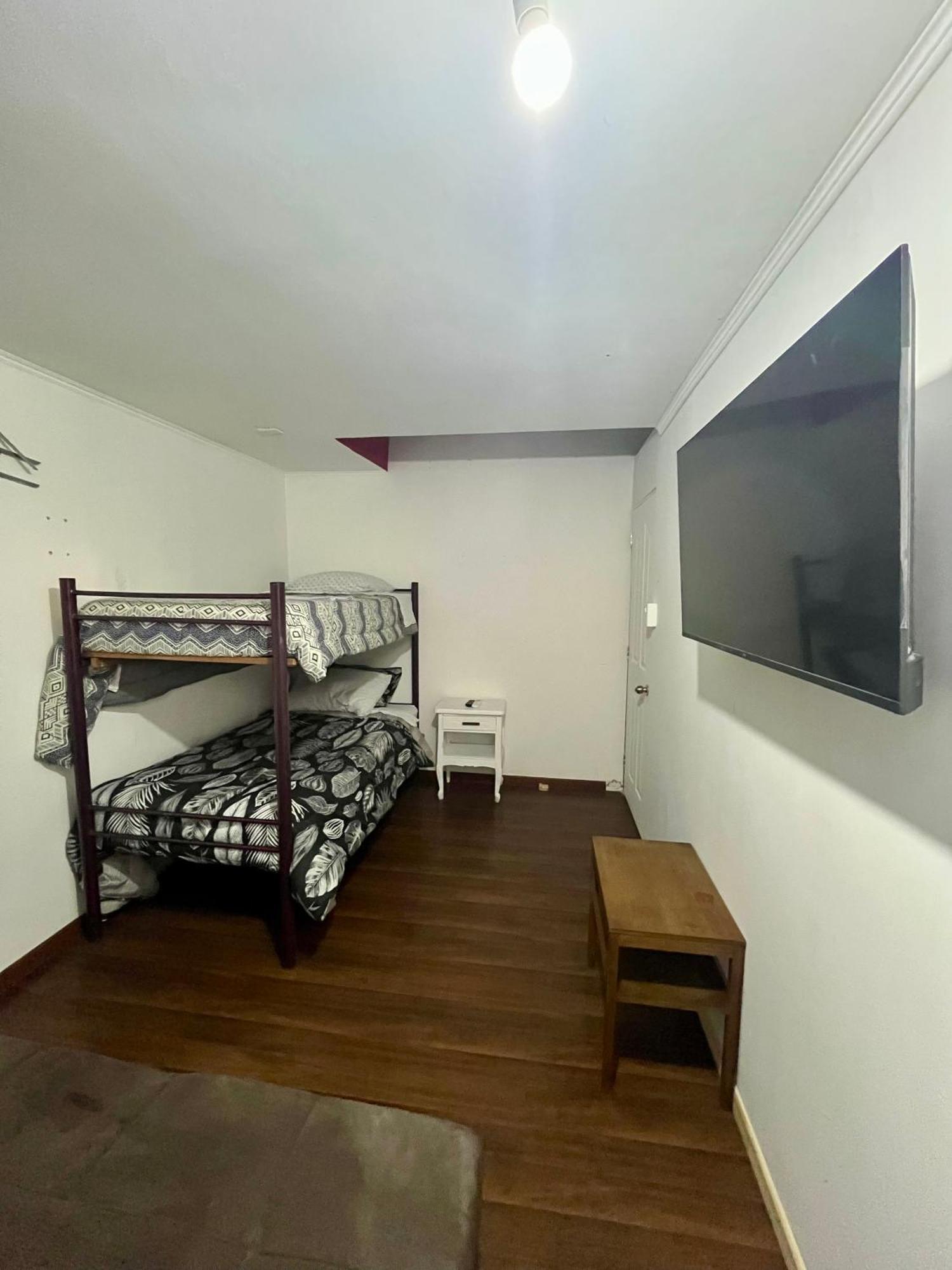 Hostel Tu Espacio Re - Habitaciones Cerca Del Aeropuerto Santiago del Cile Esterno foto
